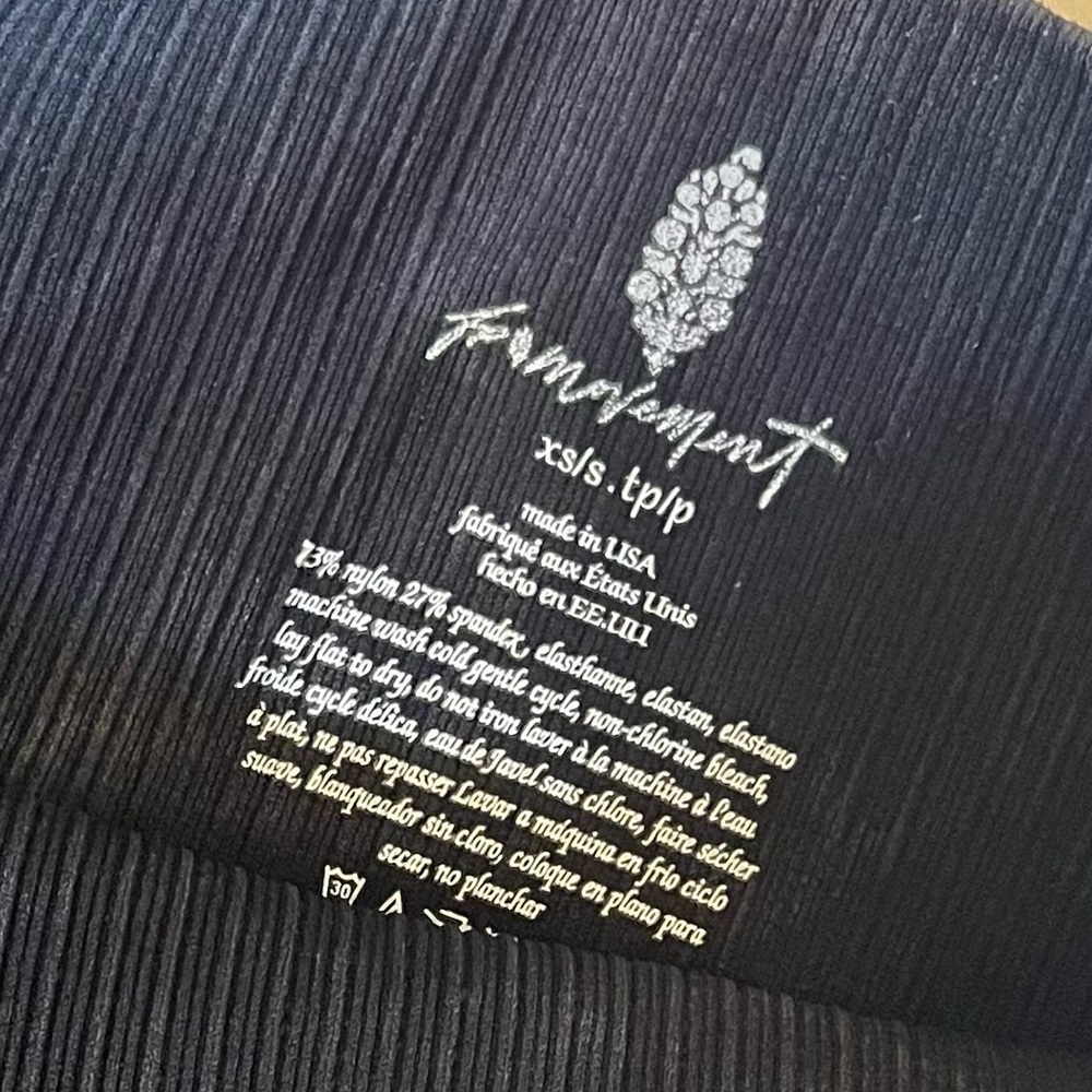 Free People Good Karma Leggings & FP Good Karma Crop Top Size XS NWOT - Picture 5 of 14